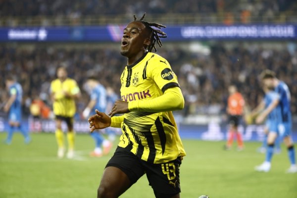 邮报：切尔西将再次尝试引入吉滕斯，他们同时对摩根-罗杰斯有意