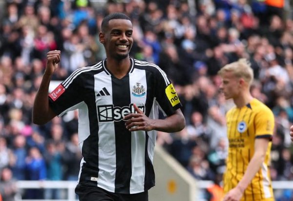 电讯报: 伊萨克告知纽卡希望离队, 后者坚守  1.5亿镑估值