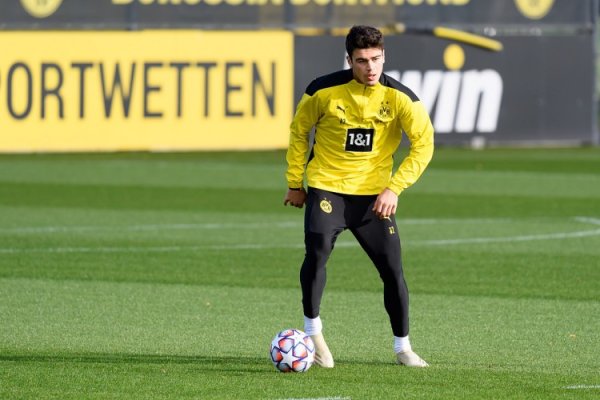 罗马诺：门兴在雷纳争夺战中击败帕尔马，球员即将接受体检