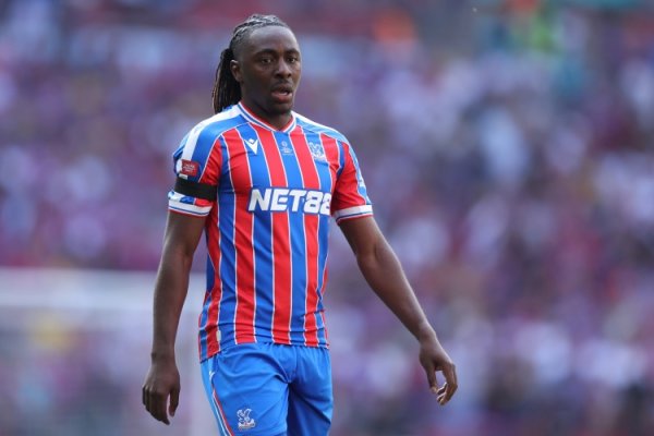 英媒：阿森纳可能在对阵利兹职业联赛  事  前后官宣埃泽