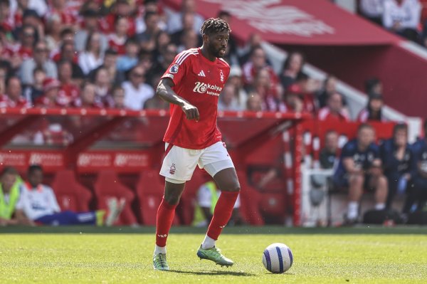 罗马诺：西汉姆提出先租后买报价签桑加雷，已被诺丁汉森林拒绝