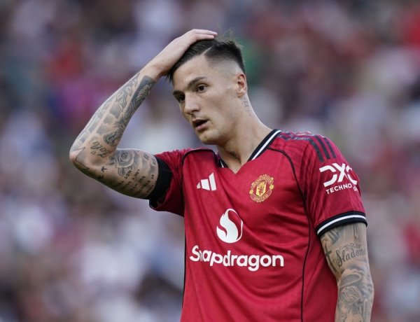 队友谈舍什科：要是没实力他就不会是曼联球员，他拥有前场球员的一切