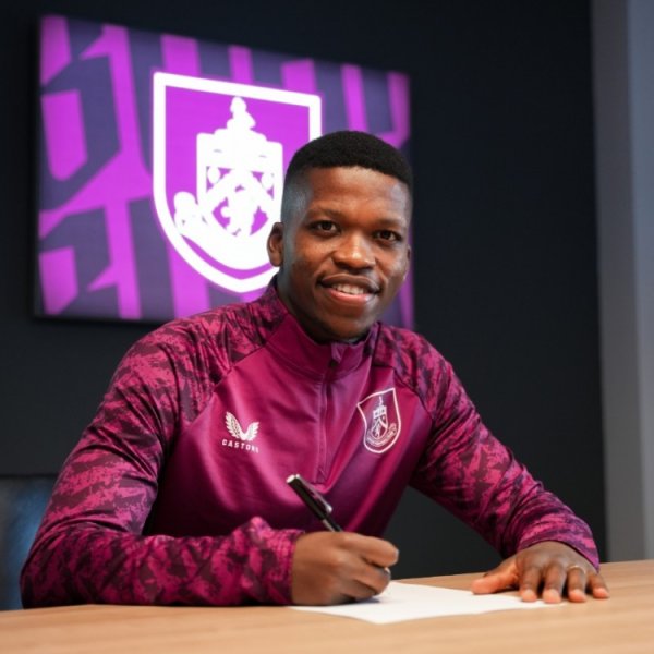 官方：伯恩利租借本菲卡中场球员弗洛伦蒂诺-路易斯，明夏可选择买断