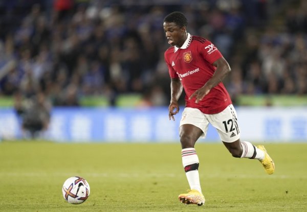 记者：马拉西亚正在考虑租借加盟土超伊尤斯堡