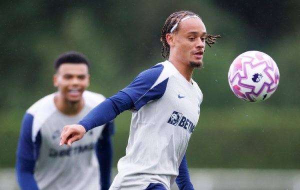 西蒙斯：我真的很高兴加盟热刺，球队的心态就是要赢得更多奖杯