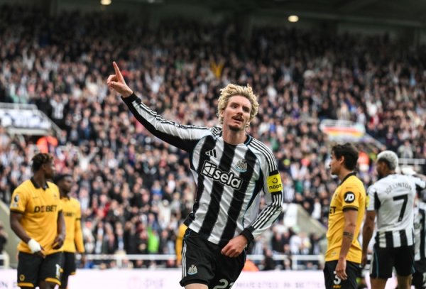 世体：巴萨需警惕纽卡的高空威胁，阿劳霍和克里斯滕森可能杆位