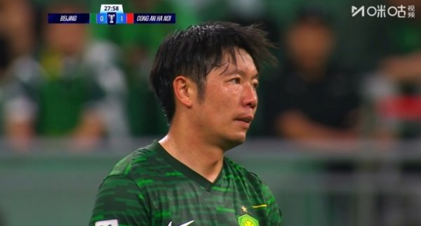 被压着打！国安主场作战  0-1追赶  河内公安，张稀哲在场上十分无奈