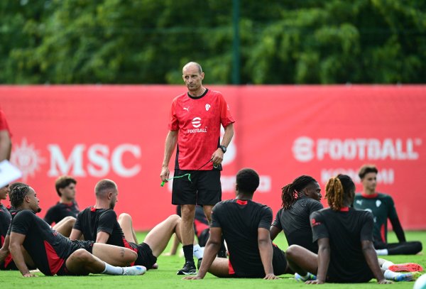 意甲4连胜！意媒：阿莱格里在米兰立四大规矩，强制说意语+共用餐