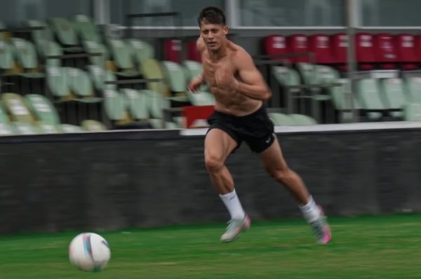 💪增肌8公斤！好友：以前和居莱尔打架总能赢，现在可不敢了